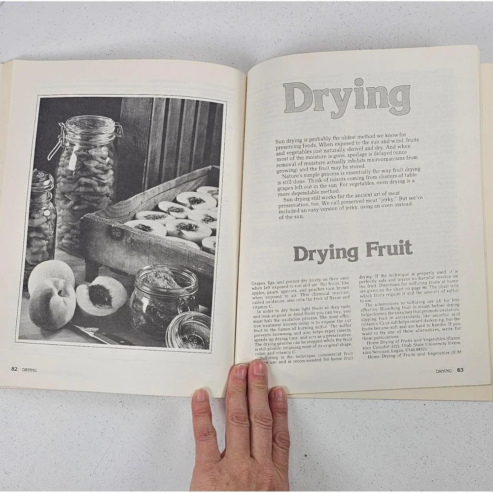 1979 Sunset Home Canning‎ Cookbook Preserving Freezing Drying Guide